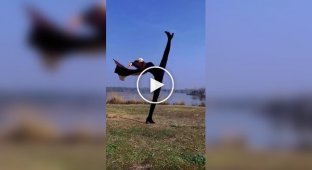 Грація та пластика у дівчини