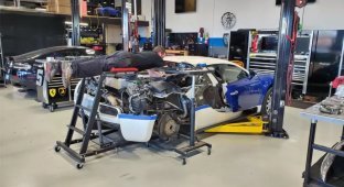 Replacing spark plugs with a Bugatti Veyron will require 50 hours of work and $20,000 (6 photos)