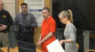 A Janitor Mixed Feces and Bleach into Schoolchildren's Food (4 photos)