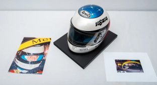 The auction will sell a collection of things of the famous racer Michael Schumacher (6 photos)