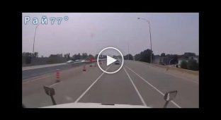 The driver did not notice the bump stop and ditched the car in front of the trucker