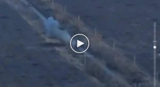 Украинский танк с близкого расстояния стреляет в российскую БМП на Авдеевском направлении