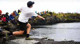 Чемпіонат світу з кидків каміння по воді (4 фото + 1 відео)