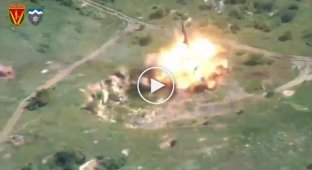 Russian 152-mm howitzer 2S3 "Acacia", destroyed by Ukrainian artillery in the east of Soledar