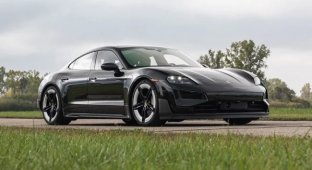 Porsche Taycan Turbo GT can accelerate to 100 km/h in less than 2 seconds (9 photos)