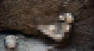4000-летние скелеты матери и ребенка, умерших обнявшимися, обнаружили в Китае (8 фото)