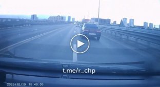 Traffic accident on the dancing bridge in Volgograd