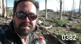 Как менялось лицо мужчины во время пешего путешествия на 4 200 км по Тихоокеанскому горному хребту
