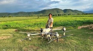 A Farmer Saved Children with a Drone (2 photos + 1 video)