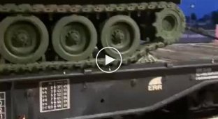 Перевозка около 100 итальянских M109L на пути в Украину