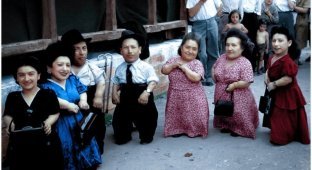 Удивительная история еврейской семьи лилипутов-музыкантов, переживших Холокост (11 фото + 1 видео)