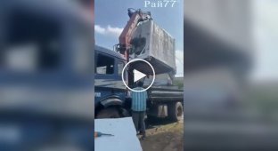 A man miraculously escaped death under a fallen generator