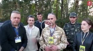 Как реагируют жители Украины при виде ''российских войск'' у себя в городе