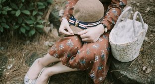 Жінка знайшла у купленій вінтажній сукні таємничу записку (4 фото)
