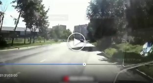 Машина на повній швидкості протаранила дитячий візок