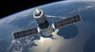 Китайская орбитальная станция падает на Землю (6 фото)