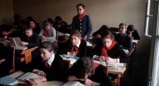 What USSR schoolchildren did during lessons (11 photos)