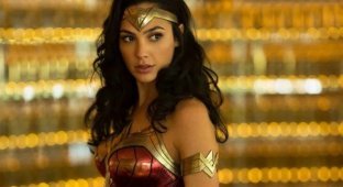 How Gal Gadot was made into a scary witch in "Snow White" (5 photos + video)