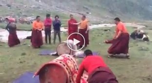 Суровые тренировки тибетских монахов