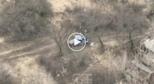 Soldiers of the 24th Mechanized Infantry Brigade use drone drops to destroy invaders in the Donetsk region