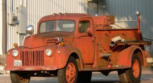 Старые пожарные машины (22 фотографии)