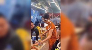 Ще ніхто таке ефектно не відкривав пляшки з пивом