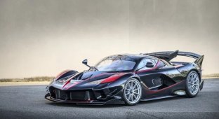 Редчайшая Ferrari FXX K Evo с пробегом менее 100 километров уйдёт с молотка (10 фото)