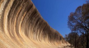 Хвиля зі скель: як в Австралії з'явилася дивна гора (4 фото)