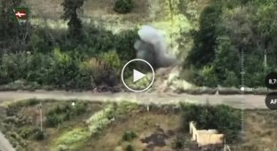 Fighters of the 14th Separate Mechanized Brigade destroyed an occupiers' field warehouse and a Giatsint-B cannon in the Kupyansk direction