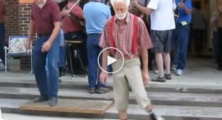 Танец «невесомого» дедушки