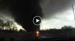 40 tornadoes hit the United States in a day