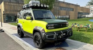 The Chinese introduced a compact electric crossover similar to the Suzuki Jimny (16 photos)