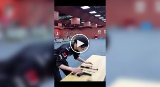 Chinese "icon of strength and beauty": policewoman Ying Wei Min conquers social networks