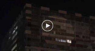На здании телецентра Останкино появилось очередное обращение к Алле Пугачевой, которая вернулась в Россию