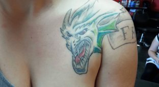 A selection of funny and failed tattoos (17 photos)