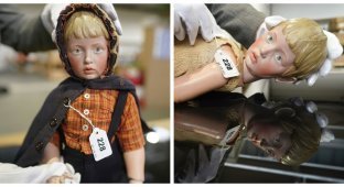 Antique doll without a leg left the auction for a lot of money (5 photos)