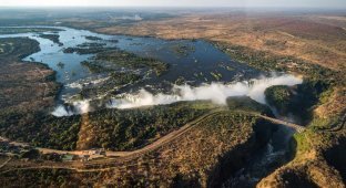 Водопад Виктория с вертолета (32 фото)