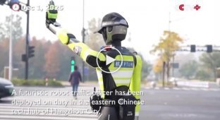 В Китае запустили первого робота-регулировщика с ИИ