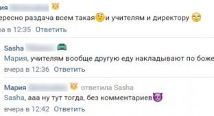 В школьной столовой Дзержинска повар накладывал детям еду рукой (5 фото + видео)