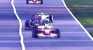How to overtake, roll over, and pass your opponent on a corner in Formula 1