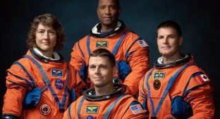 Люди полетели к Луне спустя 54 года, но есть нюанс (2 фото + видео)