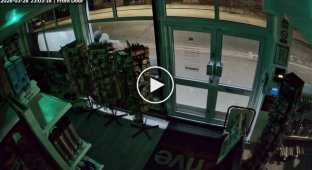 В Британии вандал с молотком устроил погром на 40 тысяч фунтов