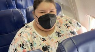 Жінка зі США вимагає від авіакомпанії виконати її умови польоту (2 фото)