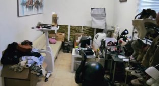 “I have everything I need”: a woman lives in a garage to save on rent (3 photos)