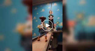 Enthusiast moves characters from cartoon "Toy Story" to "Game" into a squid"