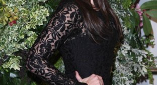 Соблазнительная Джессика Лаундес в красивом платье (9 Фото)