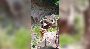 Как в Китае очищают горы от падающих камней