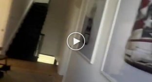 In England, an impudent tiktoker entered other people's houses and scared the owners