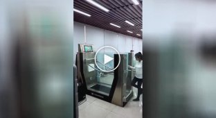 Getting ready for summer: a video showed a treadmill filling with water