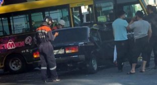 ДТП с автобусом в Кисловодске (4 фото + 1 видео)